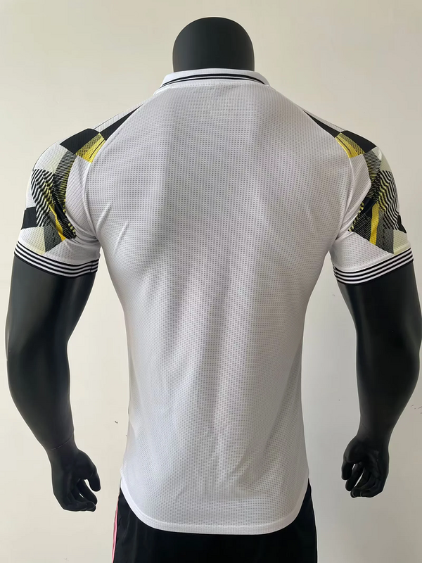 MAILLOT RÉAL MADRID ÉDITION SPÉCIALE 2025/2026