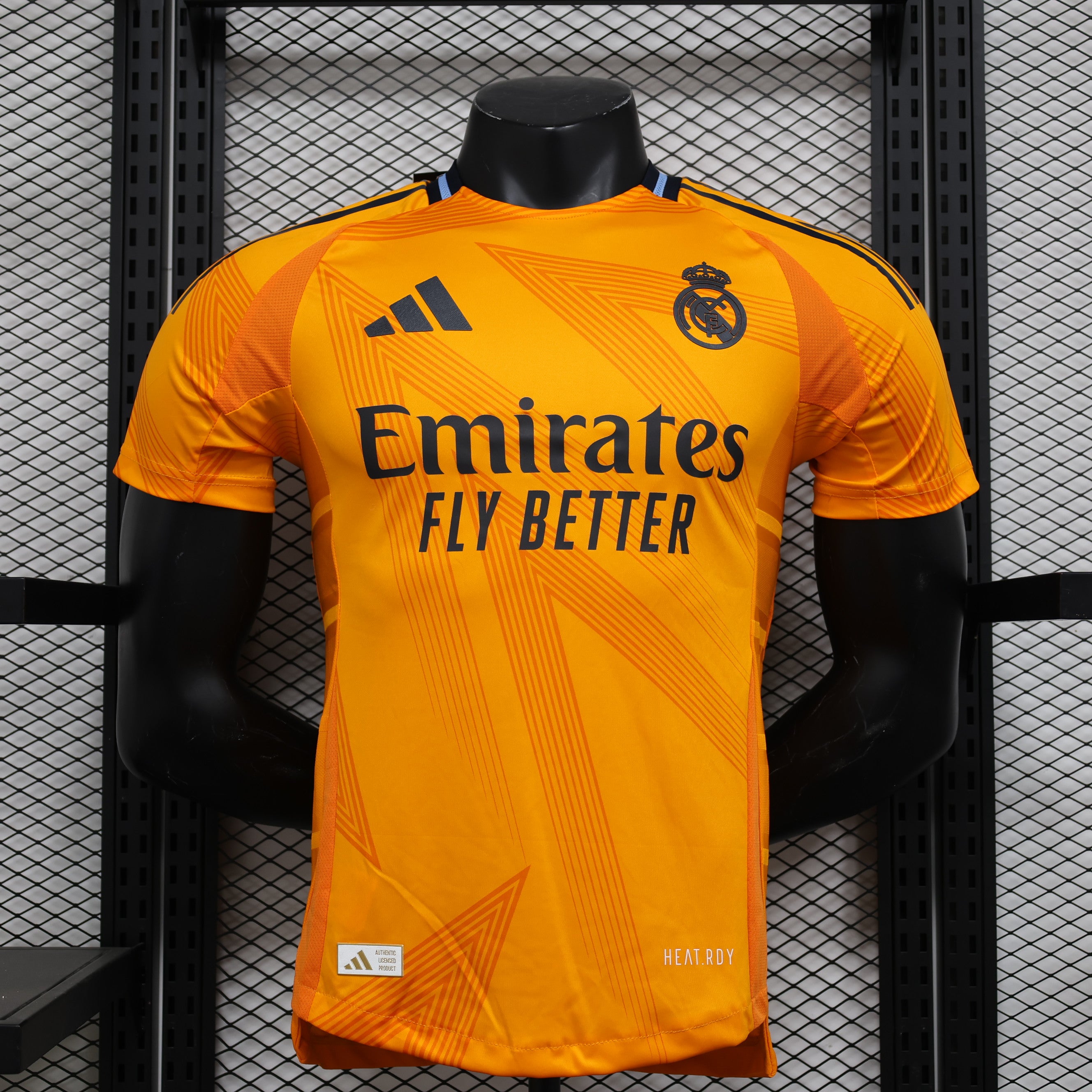 MAILLOT REAL MADRID EXTERIEUR 2024/2025 - Main Image