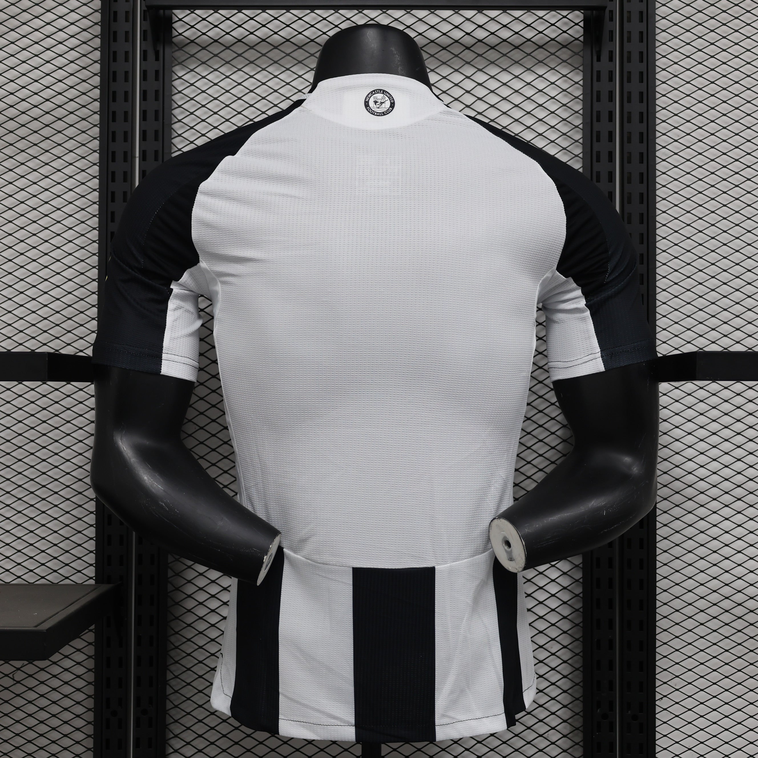 MAILLOT NEWCASTLE DOMICILE 2024/2025