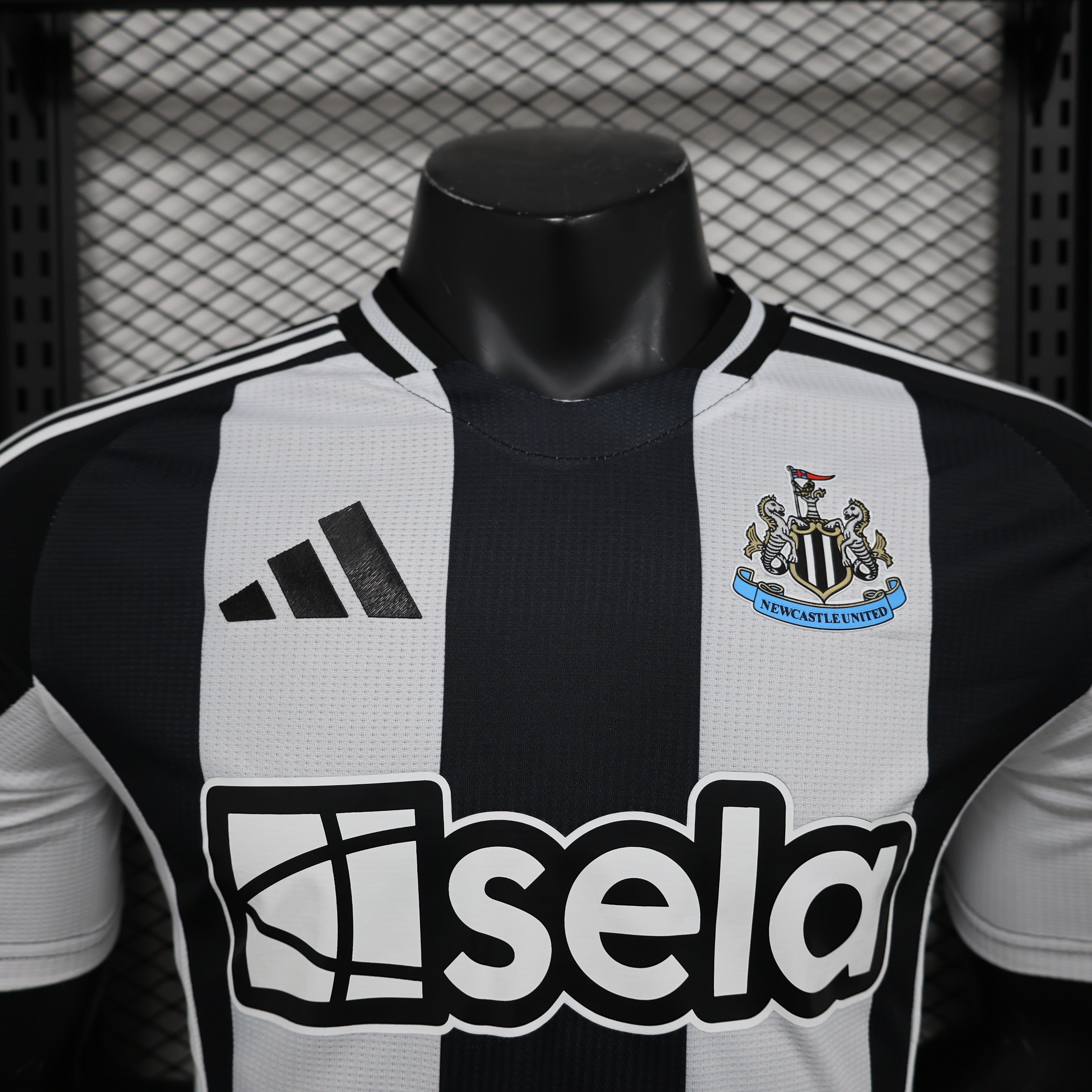 MAILLOT NEWCASTLE DOMICILE 2024/2025