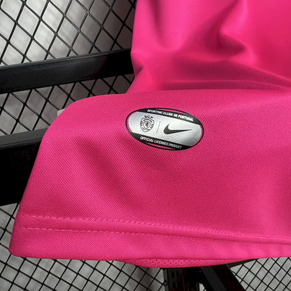 MAILLOT SPORTING ÉDITION SPÉCIALE ROSE 2024/2025