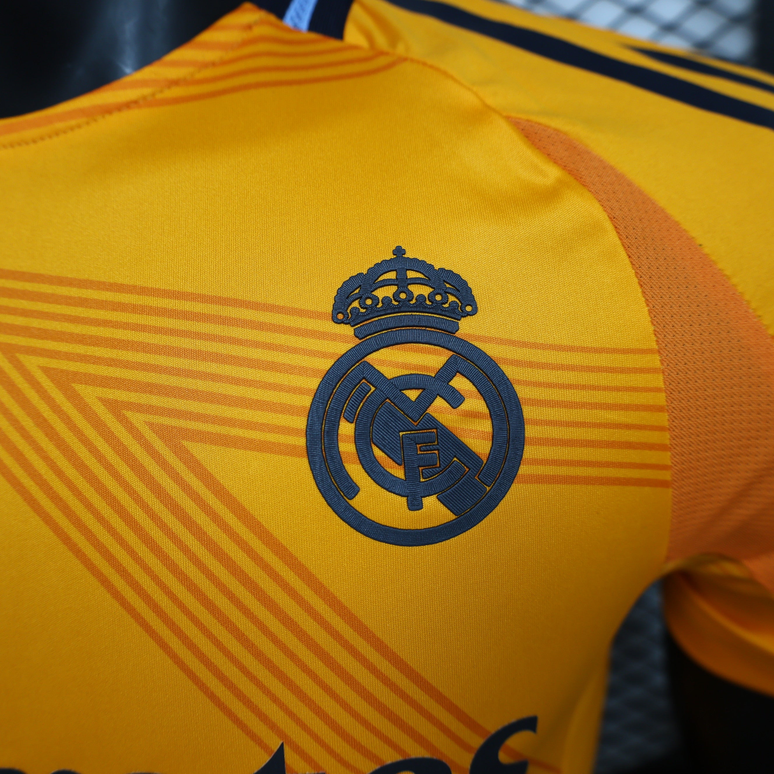 MAILLOT REAL MADRID EXTERIEUR 2024/2025