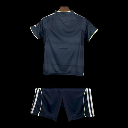 MAILLOT ENFANT REAL MADRID EXTÉRIEUR 2025/2026