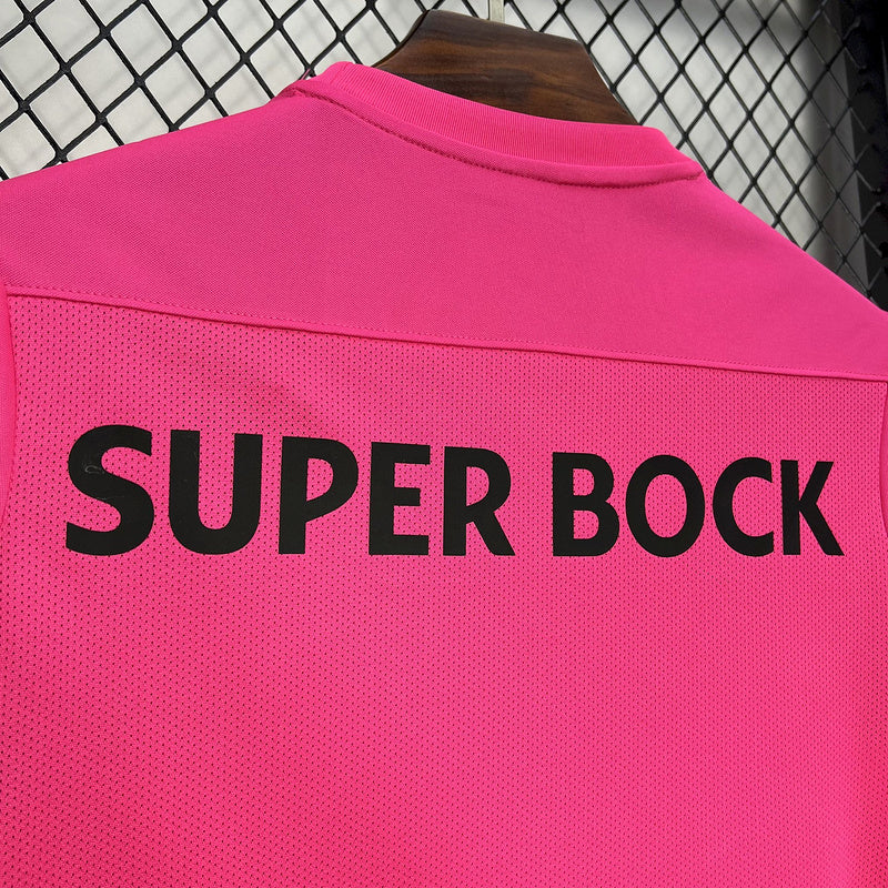 MAILLOT SPORTING ÉDITION SPÉCIALE ROSE 2024/2025