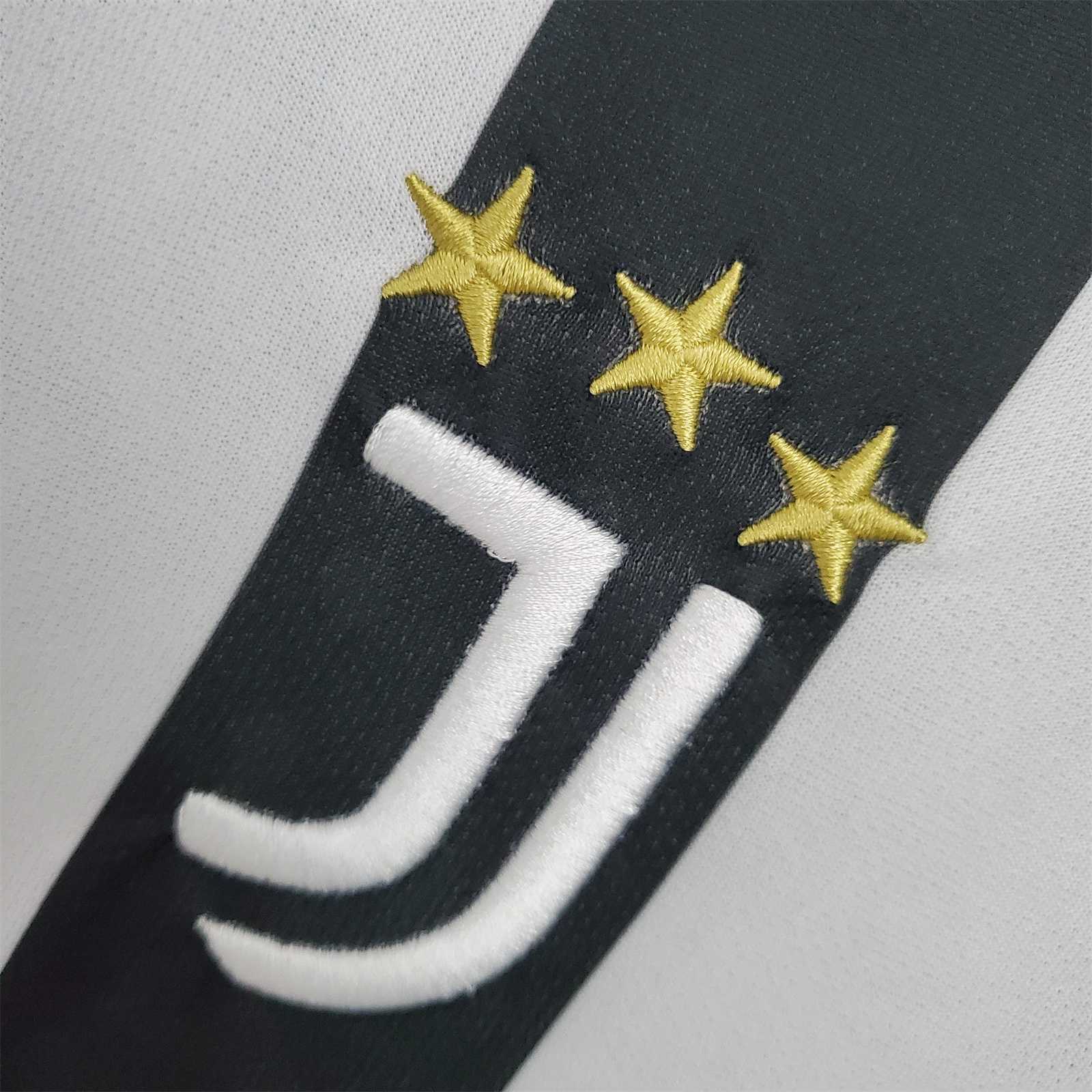 MAILLOT JUVENTUS DOMICILE 2021/2022 VERSION MANCHES LONGUES