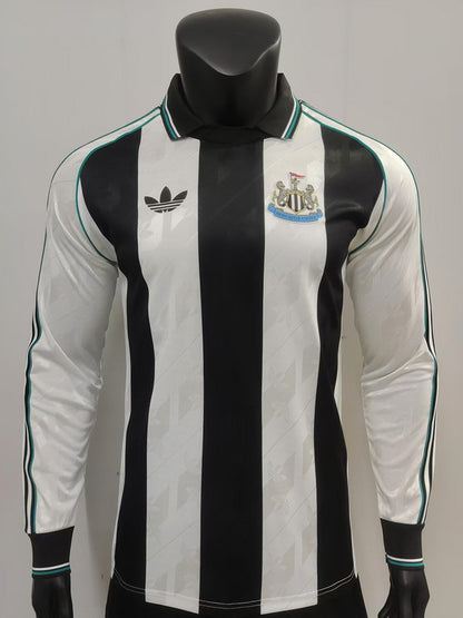 MAILLOT RETRO NEWCASTLE 2024/2025 VERSION MANCHES LONGUES