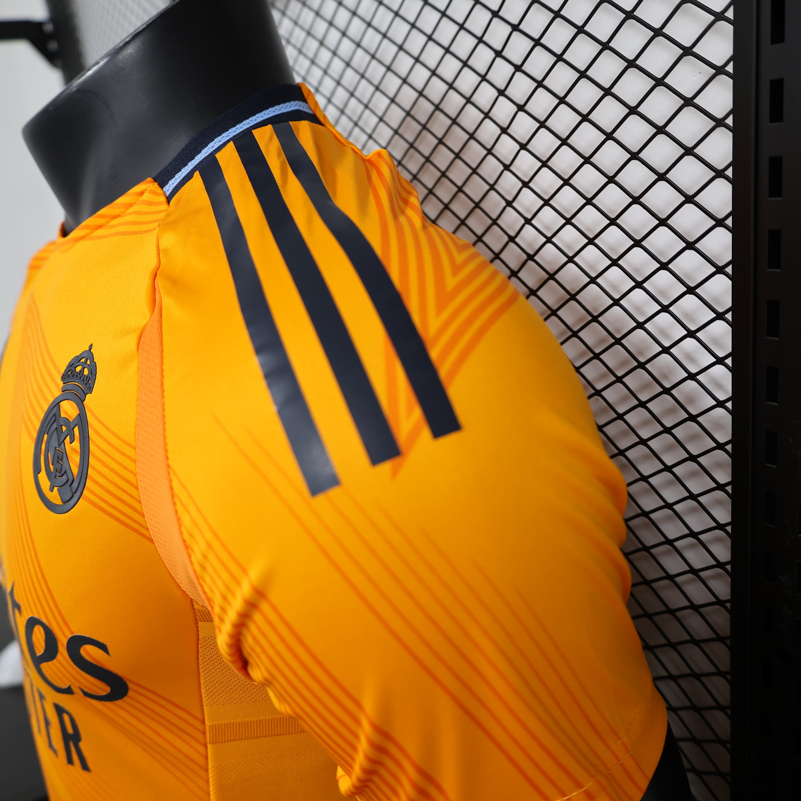 MAILLOT REAL MADRID EXTERIEUR 2024/2025