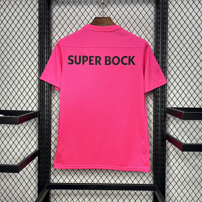 MAILLOT SPORTING ÉDITION SPÉCIALE ROSE 2024/2025